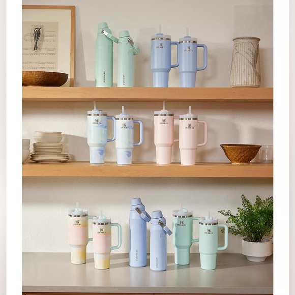 🎉LAST PIECE🎉 Stanley 30 oz. Quencher H2.0 FlowState Tumbler Warm Serene - Picture 5 of 14